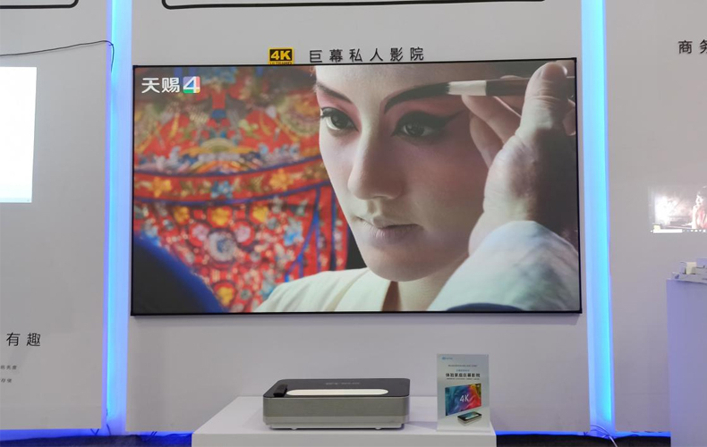 上海科技展现场直击-慧投Windows投影仪成为新焦点！